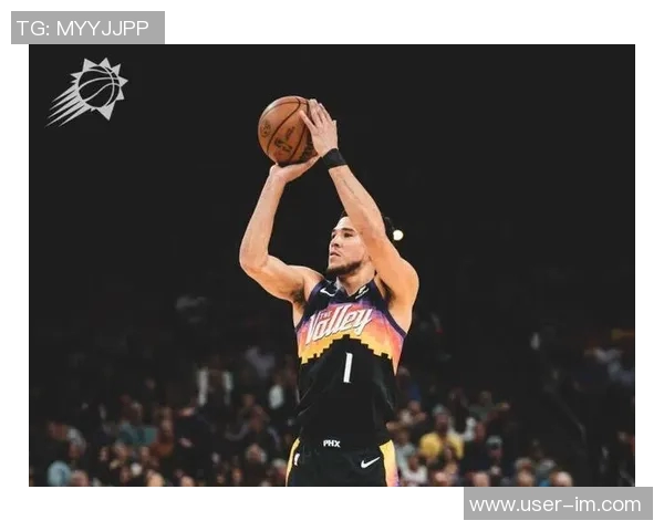 布克半场表现低迷仅得3分3板2助次节全失火力引发球迷热议