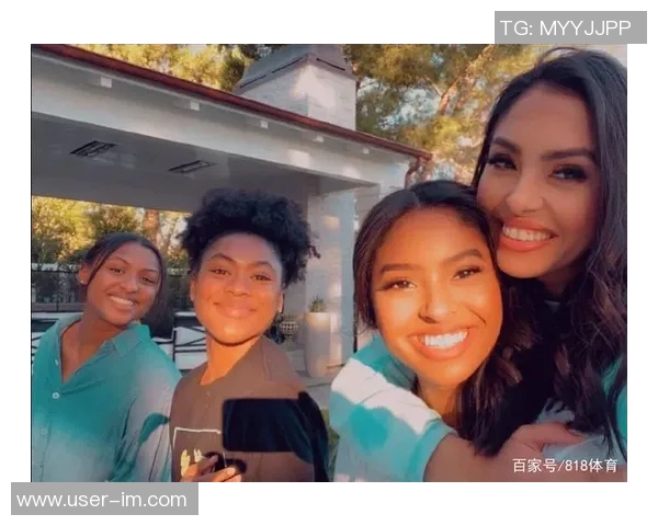 三女儿九岁生日快乐瓦妮莎在INS表达满满爱意与祝福