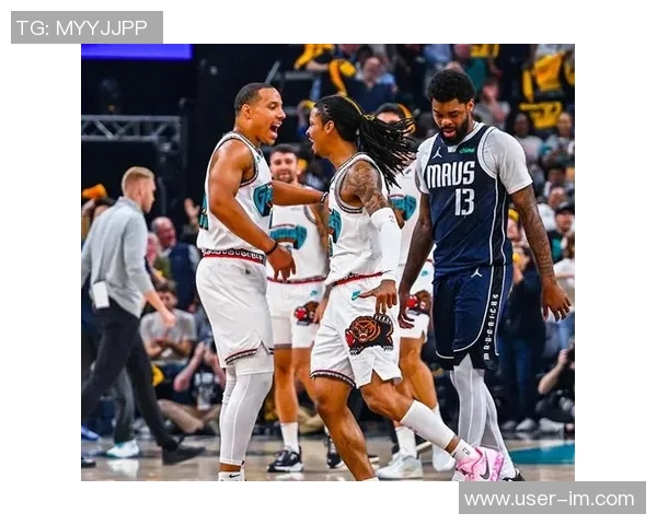 独行侠遭遇伤病危机三名中锋浓眉莱夫利加福德全员缺阵影响战局